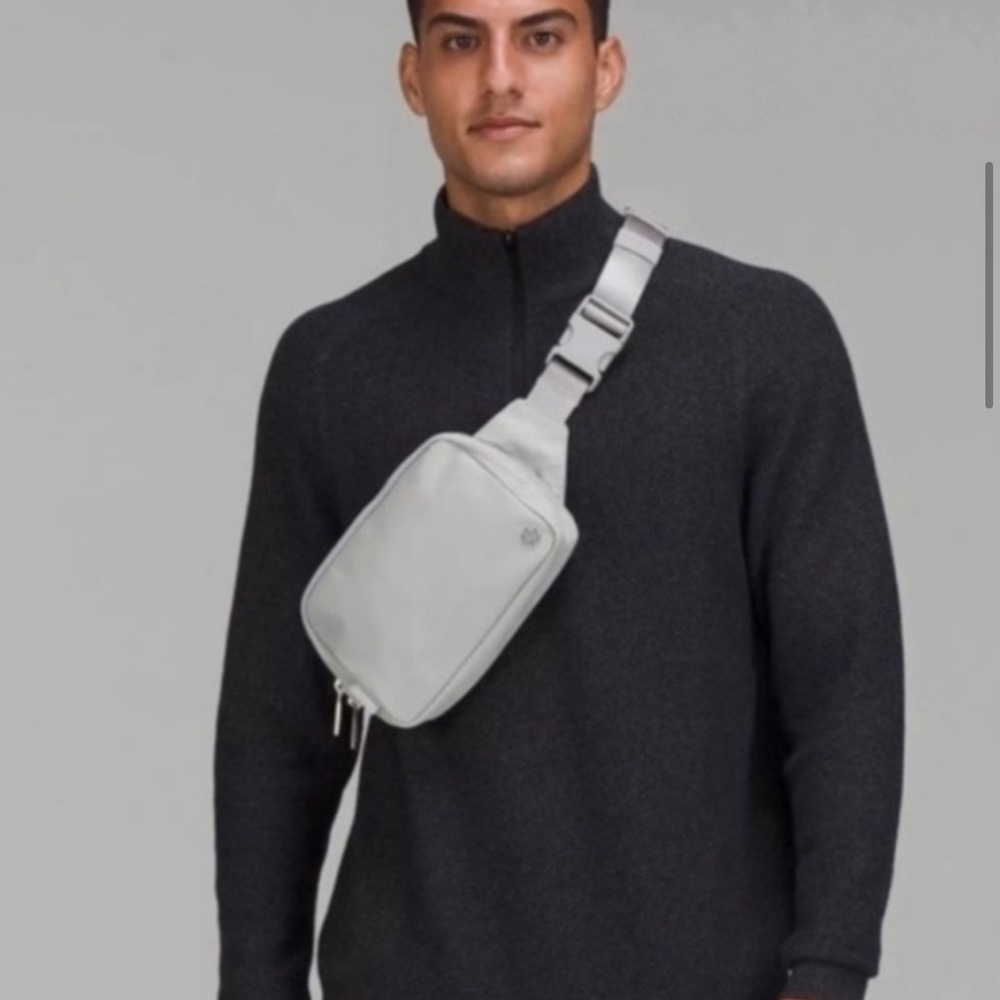 Lululemon Large everywhere belt bag - Picture 4 of 7